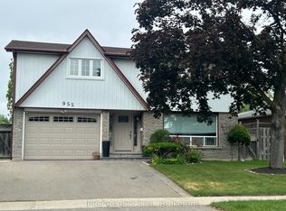 955 Forestwood Dr, Mississauga, ON L5C 1G9