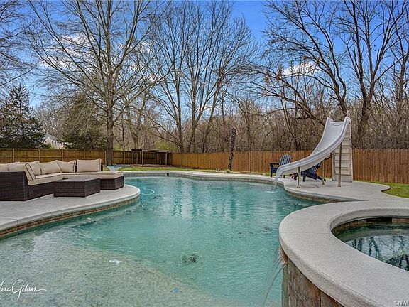 3rd image of 143 Lakewood Point Dr