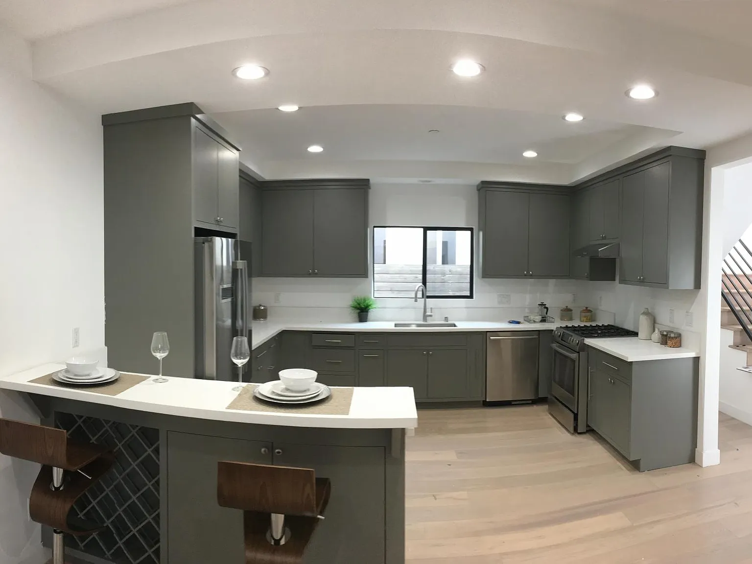 4 bed, 1700 sqft, $5,395 — Photo 3