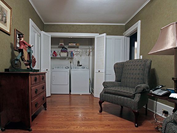 5th image of 5 Leatherstocking St