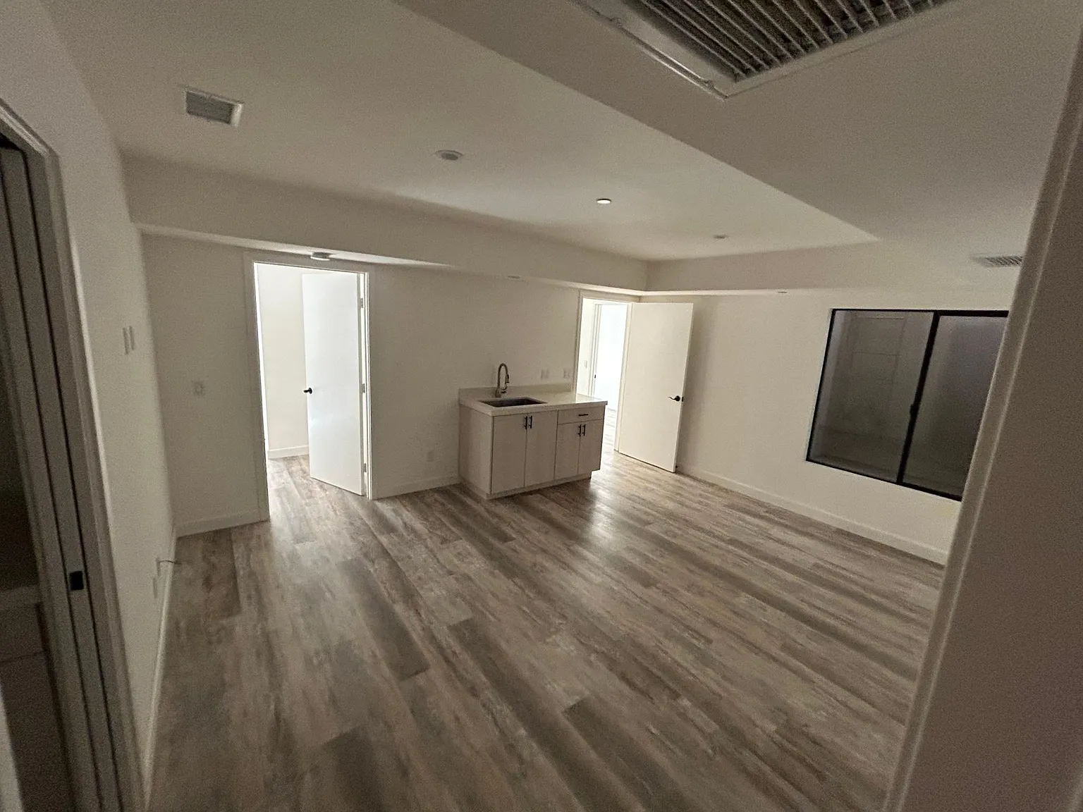 1 bed, 1200 sqft, $1,800 — Photo 3