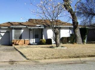 3225 Devalcourt Ave, Forest Hill, TX 76119