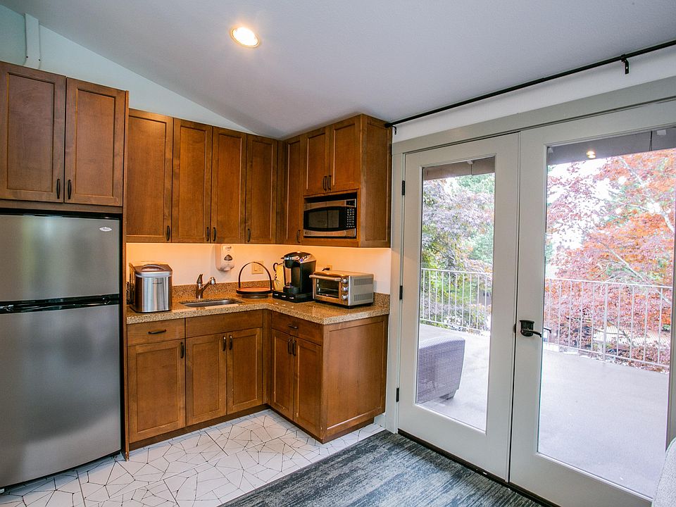 Clubhouse Kitchen with Fridge and Microwave