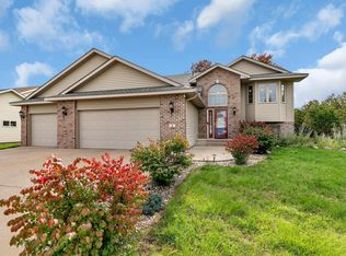 4 Sun Cir, Saint Cloud, MN 56301