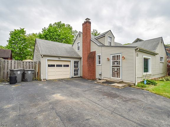 2nd image of 755 Lake Dr