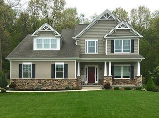 302 Daniela Dr, New Kensington, PA 15068