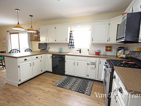 2nd image of 5002 Laurelwood Dr