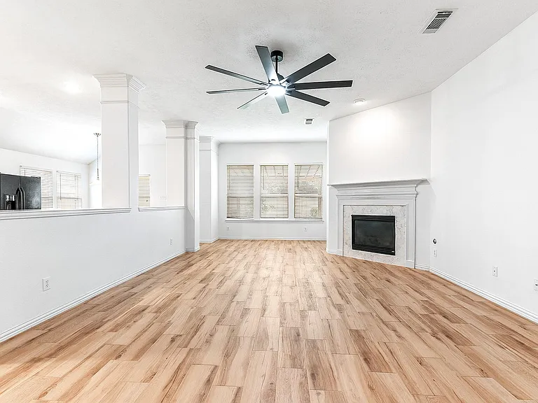 28259 Daystrom Ln — Photo 22