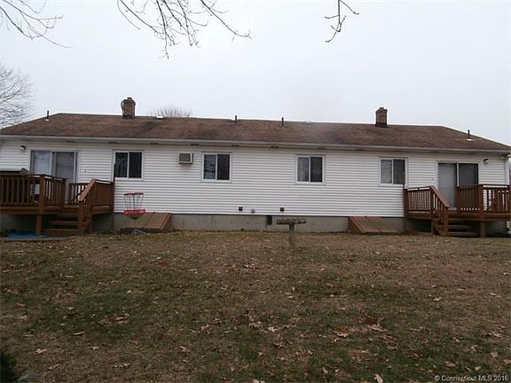 Exterior back, each unit ha...