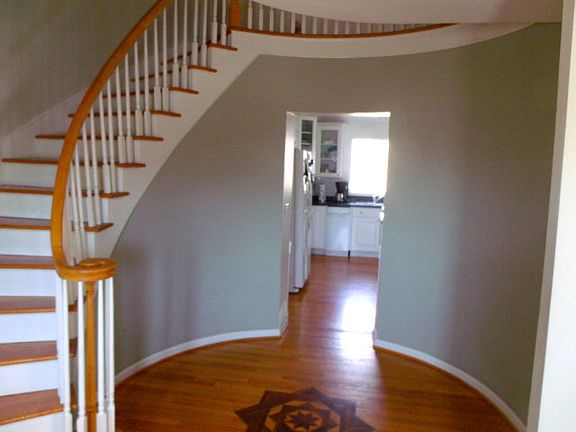 2nd image of 803 Lafayette Dr