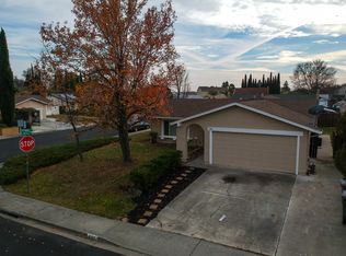 296 Cambridge Dr, Vacaville, CA 95687