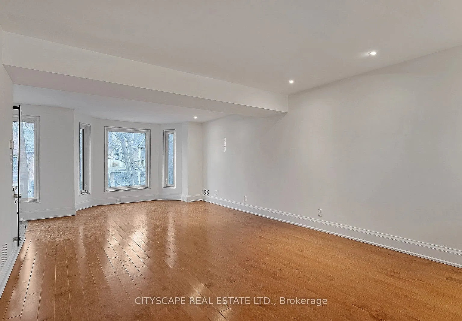 3 bed, $5,499 — Photo 3