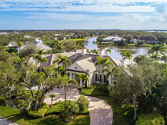 3rd image of 205 Waxmyrtle Way