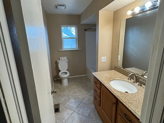5th image of 109 Sharon Dr