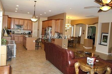4th image of 8390 Unicorn St