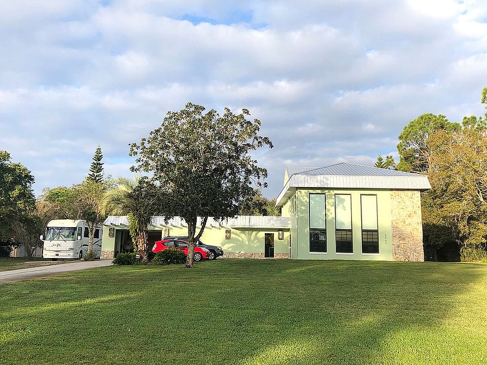 1st image of 2462 Lake Front Dr