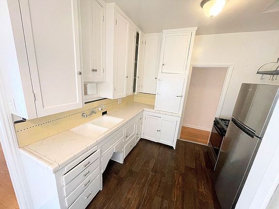4th image of 326-328 N Curson Ave #326