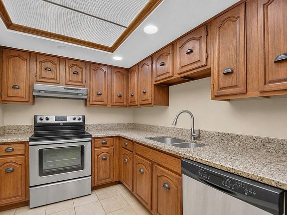 3rd image of 7819 Lakeside Boulevard #836