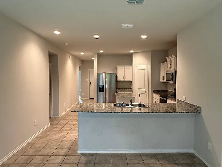 112 Piping Rock Dr — Photo 4
