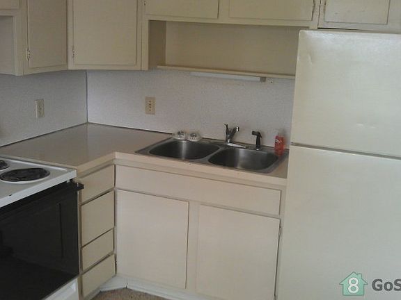 3rd image of 2707 Stardust Ct APT 2
