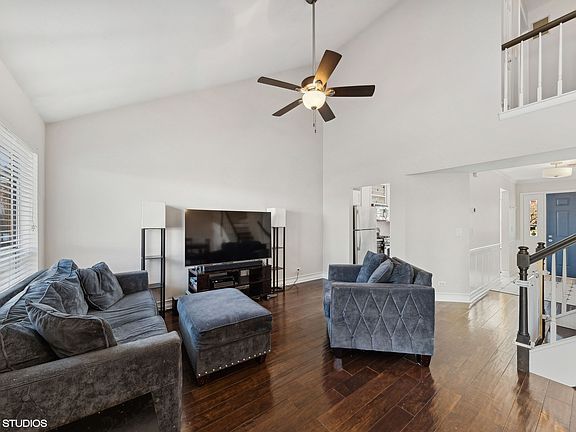 3rd image of 4089 Newport Ln