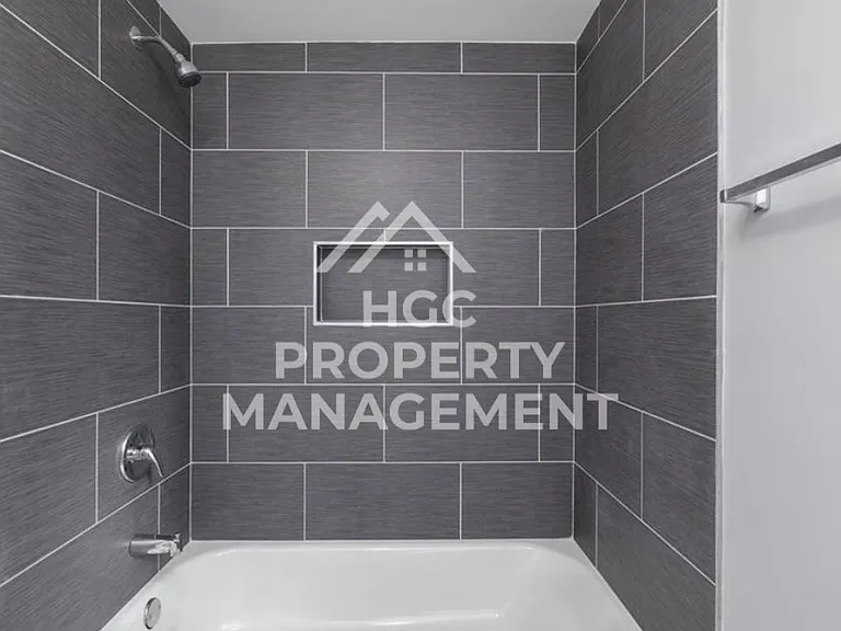 1228 Irving Ave — Photo 16