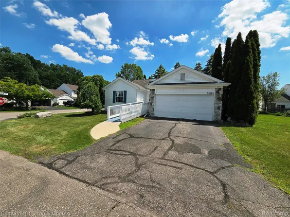 38185 Palmateer Rd, Westland, MI 48186