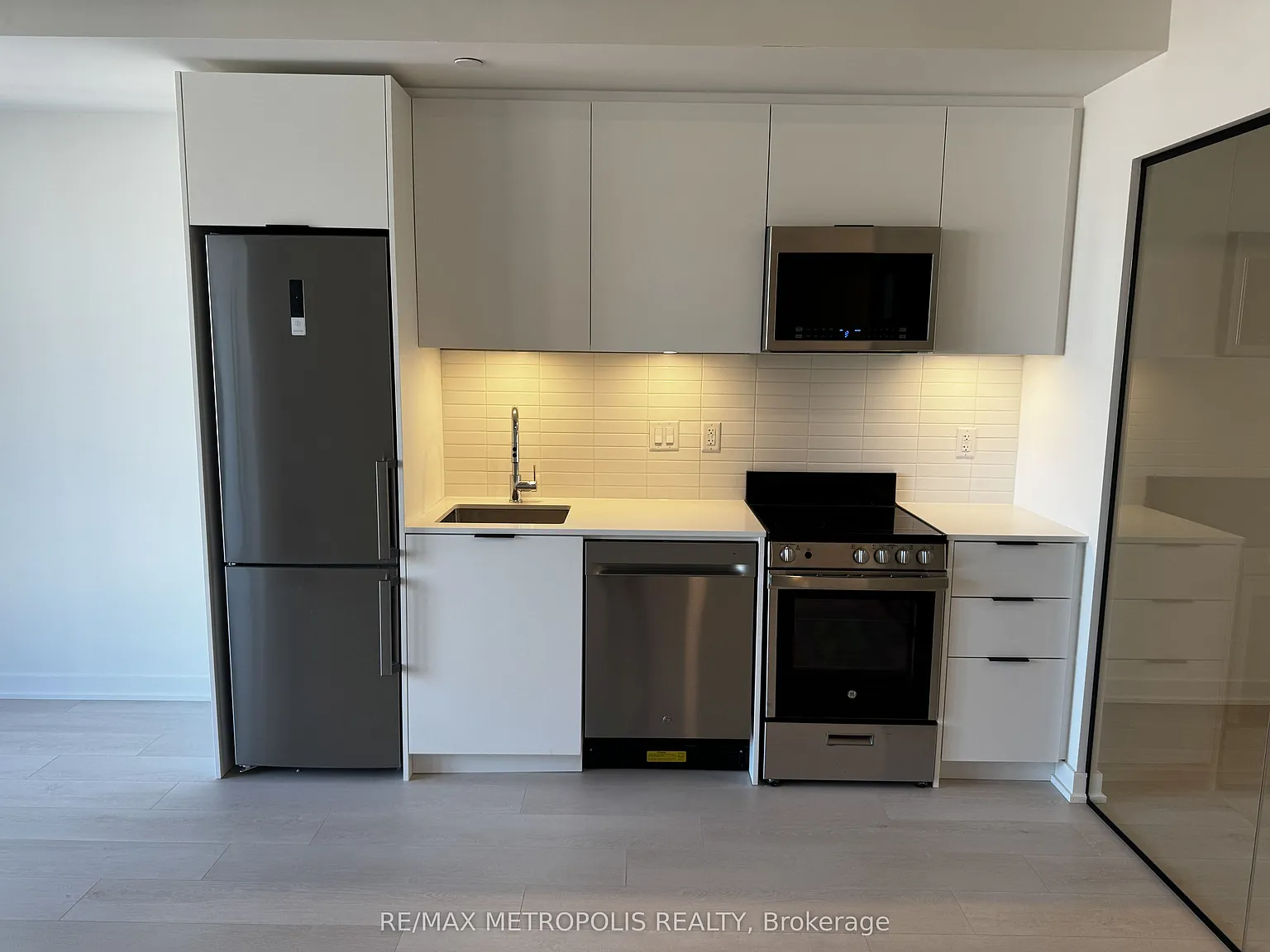 2 bed, $3,100 — Photo 4