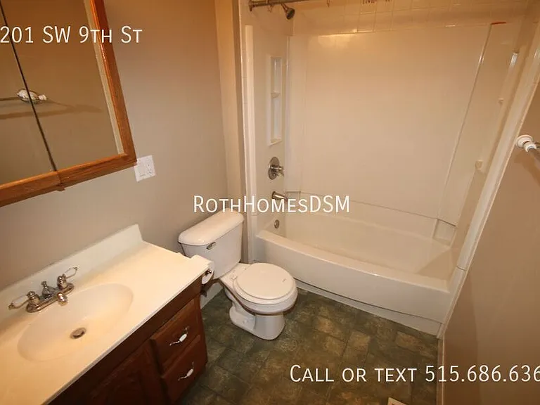 4201 SW 9th St — Photo 12