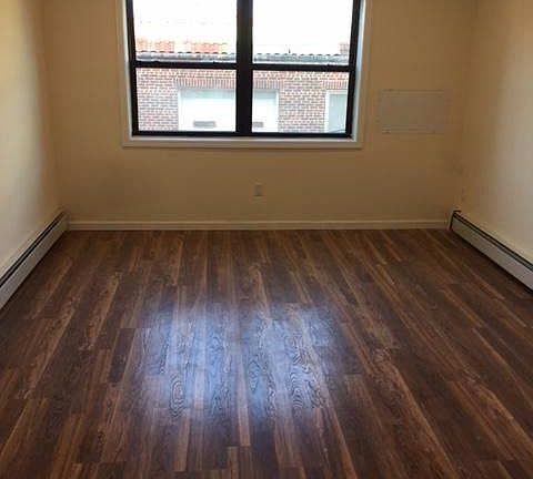 4th image of 65 E Main St #4