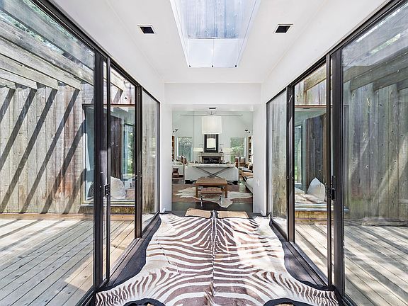 5th image of 5 White Pine Rd