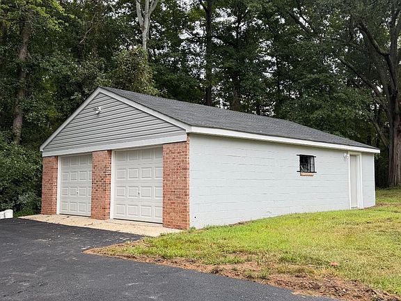 2nd image of 4480 Phillips Rd