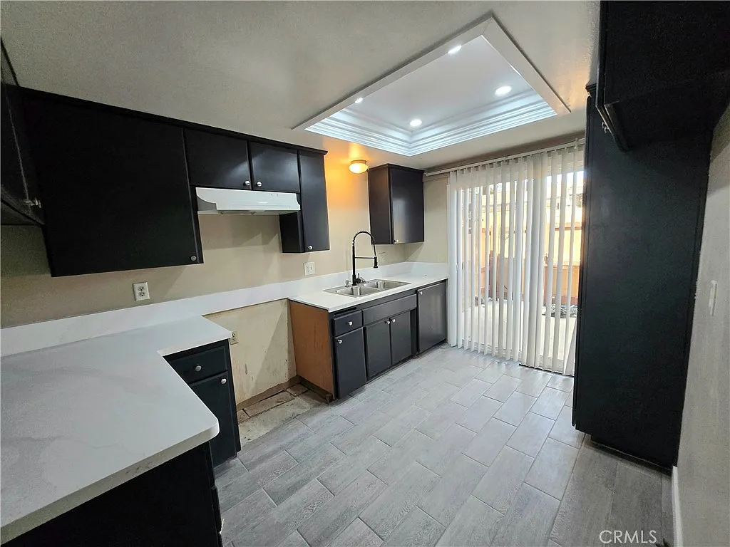 2 bed, 1000 sqft, $1,800 — Photo 3