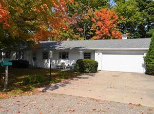 210 E Birdsall St, Weyauwega, WI 54983