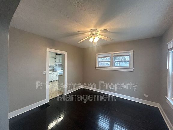 4th image of 211 Hadley Ave