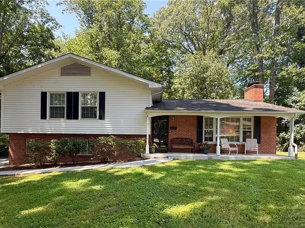 1131 Cypress Cir, Winston Salem, NC 27106