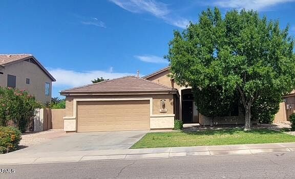 3rd image of 674 W Bluejay Dr