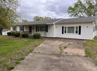 420 Liberty Rd, Harrisburg, IL 62946