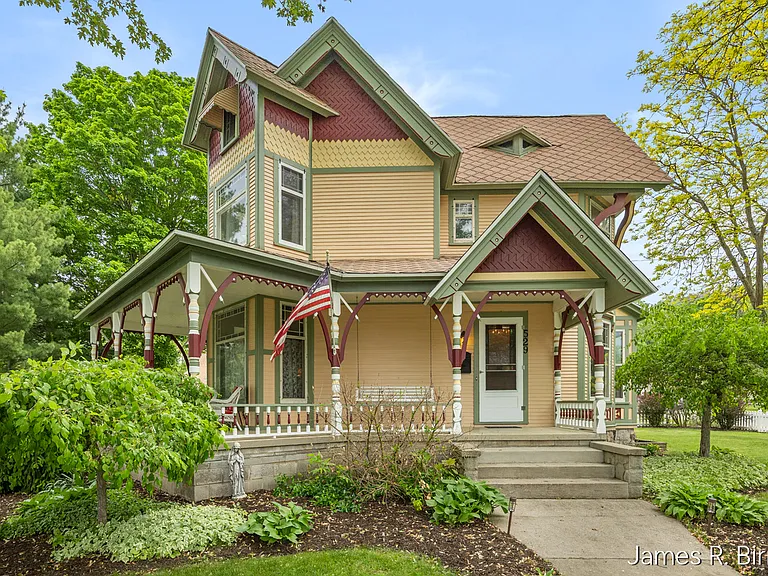 529 Avery St — Photo 2