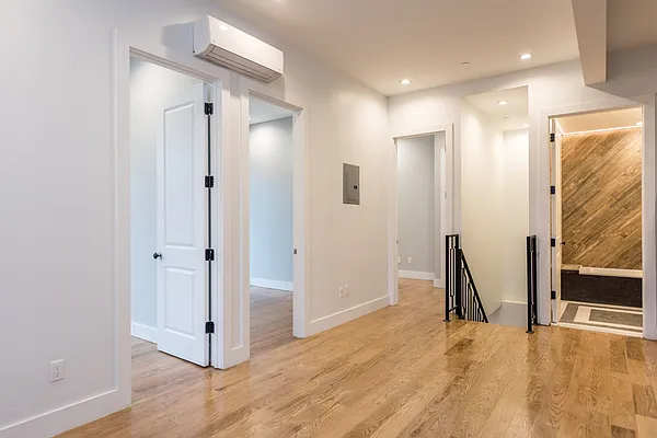 Rented by Nooklyn NYC LLC | media 17