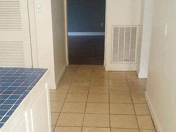 Kitchen hallway into living rm