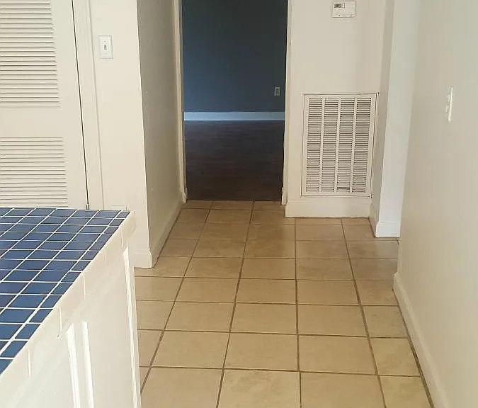 Kitchen hallway into living rm