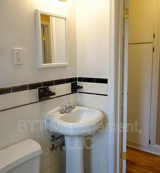 8105 Greenwood Ave #E — Photo 37