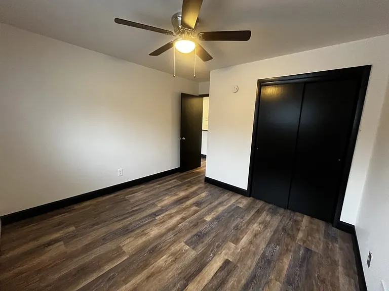 2341 Badger Pkwy #14 — Photo 2