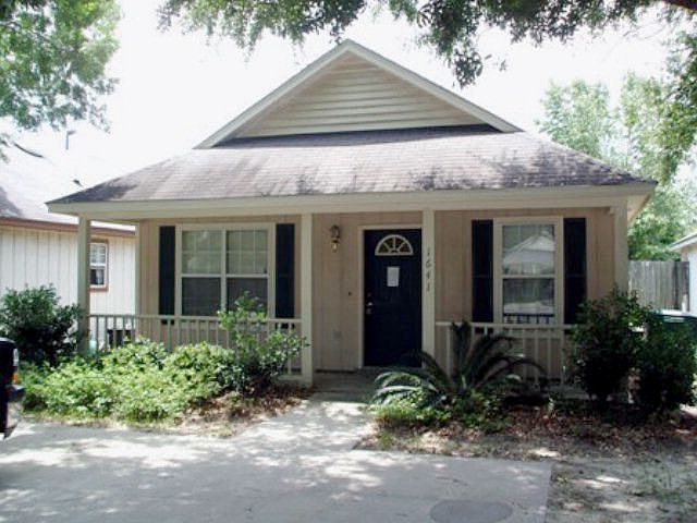 1st image of 1641 Lexington Cir