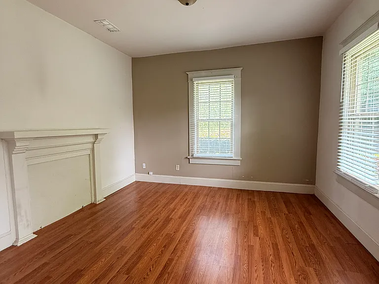 2037 Briarcliff Rd — Photo 3