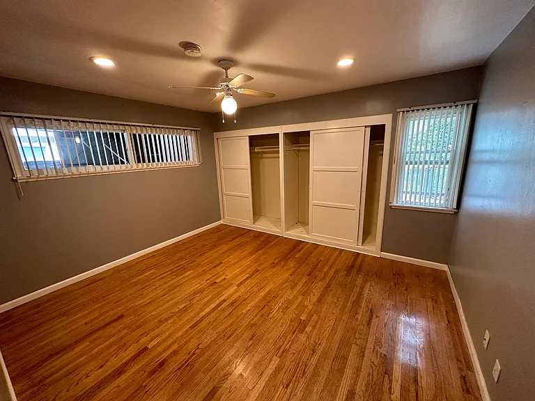 20557 Hart St — Photo 12
