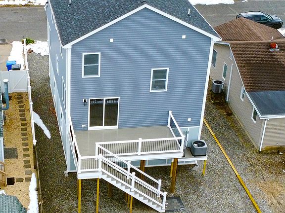 5th image of 6 Holly Acres Drive
