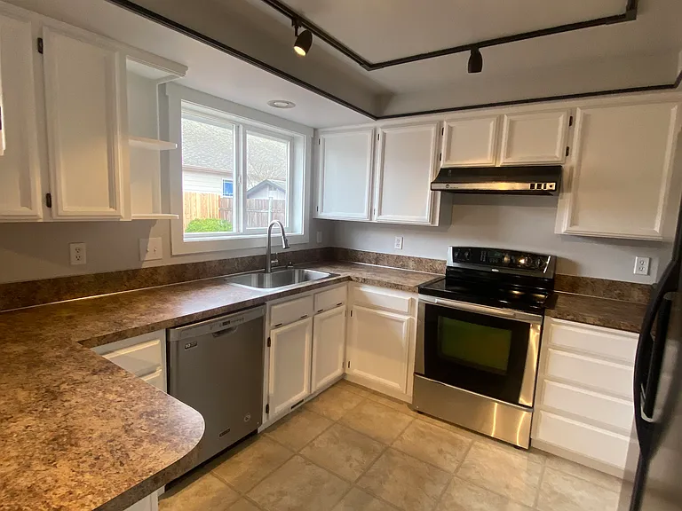 4838 Ward Dr NE — Photo 6