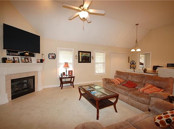 4th image of 304 Madrid Dr